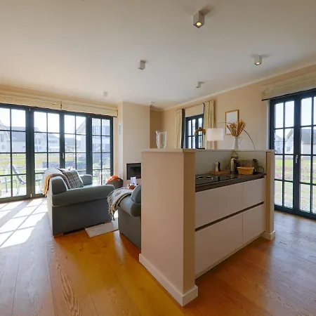 Reetland Am - Luxus Reetdachvilla Mit 3 Schlafzimmern, Sauna Und Kamin F20