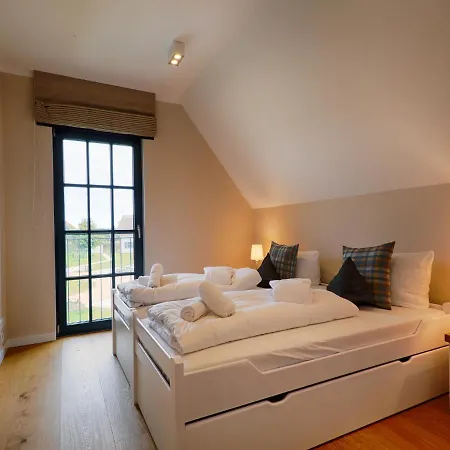 Reetland Am - Luxus Reetdachvilla Mit 3 Schlafzimmern, Sauna Und Kamin F20