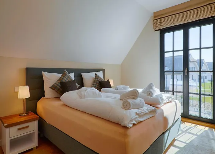 Reetland Am - Luxus Reetdachvilla Mit 3 Schlafzimmern, Sauna Und Kamin F20 Ferienhaus Dranske