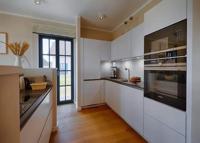 Reetland Am - Luxus Reetdachvilla Mit 3 Schlafzimmern, Sauna Und Kamin F20 Ferienhaus *