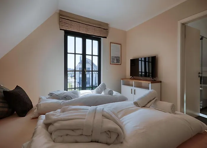 Ferienhaus Reetland Am - Luxus Reetdachvilla Mit 3 Schlafzimmern, Sauna Und Kamin F20 Dranske